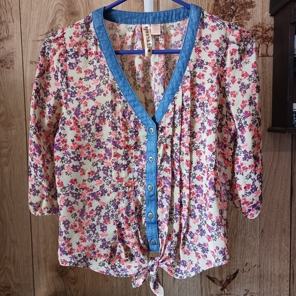 Eyeshadow Sheer Floral Button Down Top Size Sm… - Picture 3 of 9